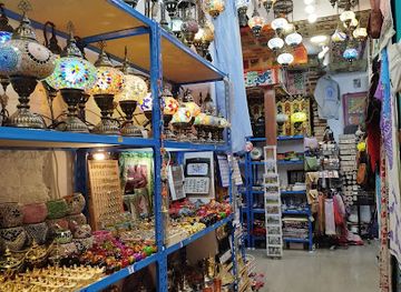 spain/granada/centro-sagrario/shop/souvenirs-y-artesanias-salamanca