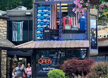 north-carolina/great-smoky-mountains/shop/all-american-souvenirs