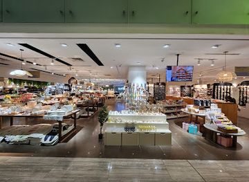 singapore/marina-bay/shop/turtle-marina-square-flagship-store