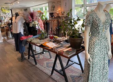 michigan/saugatuck/shop/totu-boutique