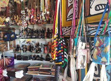 indonesia/southeast-papua/shop/iriani-art-shop