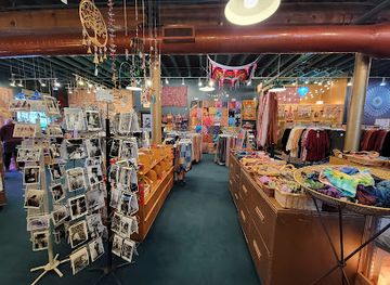 minnesota/lake-superior/shop/global-village