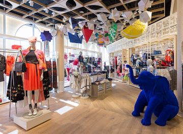 spain/barcelona/shop/maremagnum