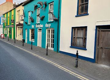 ireland/slea-head-drive/shop/the-dolphin-shop