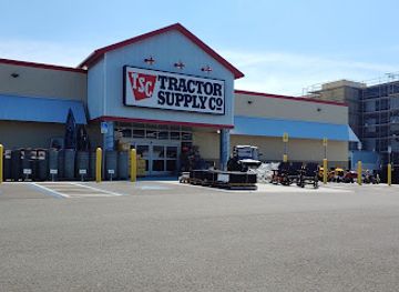 florida/big-bend/shop/tractor-supply-co
