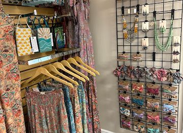 florida/nature-coast/shop/the-hippie-manatee