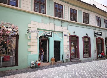 romania/brasov/schei/shop/the-locals-souvenir-and-gift-shop