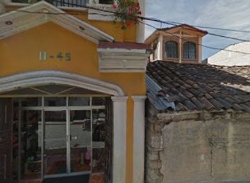 guatemala/chichicastenango/shop/fashion-botique