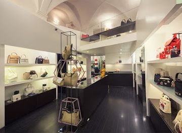 italy/pisa/shop/valenti-accessori-donna