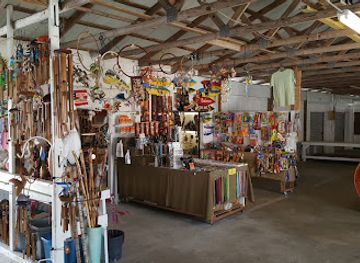florida/lake-okeechobee/shop/trading-post-flea-market