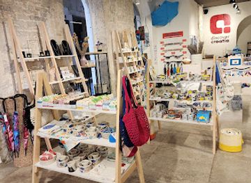 croatia/split/old-town/shop/otkrij-hrvatsku