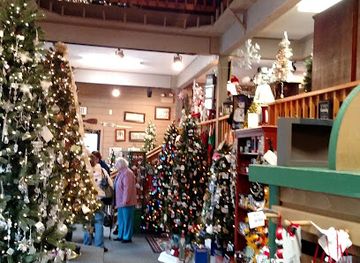 maryland/swallow-falls-state-park/shop/christmas-chalet