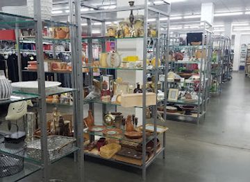 illinois/waukegan/shop/the-salvation-army-family-store-donation-center