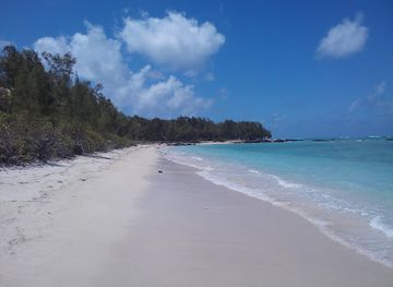 mauritius/ile-aux-cerfs/shop/jetty-to-ile-aux-cerfs-the-golf-course-and-ilot-mangenie