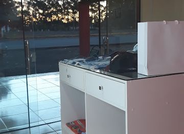 paraguay/carmen-del-parana/shop/emy-closet