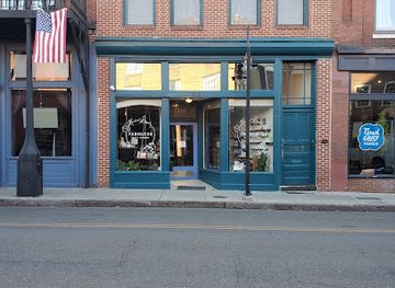 tennessee/knoxville/downtown-knoxville/shop/bethie-lous-fabulous-gift-store