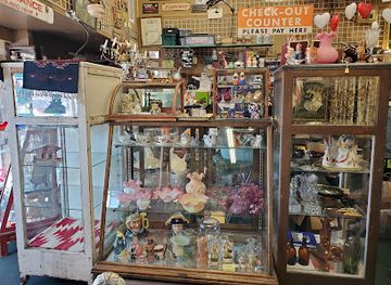 idaho/nampa/shop/utter-clutter