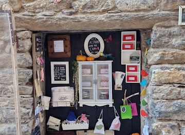 spain/aiguestortes-i-estany-de-sant-maurici-national-park/shop/la-botiga-mes-petita-del-mon