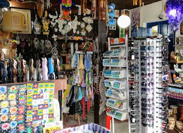 brazil/ilha-grande/shop/art-esanato