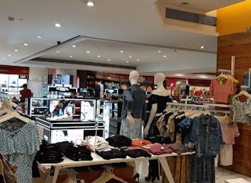 india/malabar-coast/shop/centre-square-mall