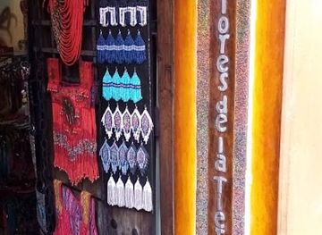 guatemala/antigua-guatemala/shop/los-colores-de-la-tierra-i