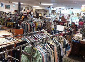 florida/gainesville-area/shop/flashbacks-recycled-fashions