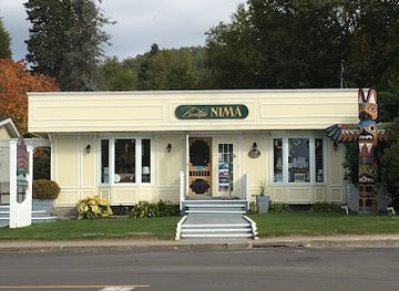 canada/nunavik/shop/boutique-nima-rue-des-pionniers-tadoussac-quebec-canada
