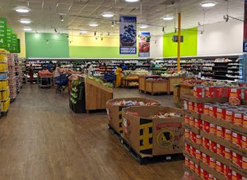 the-bahamas/freeport/shop/the-lucaya-shopping-centr