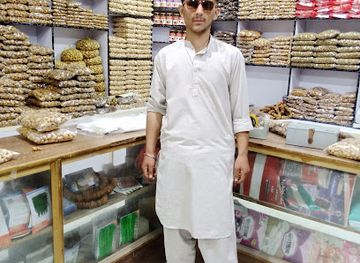 pakistan/karimabad/shop/mohsin-dryfruits-hunza