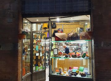 italy/siena/shop/casa-della-pelle