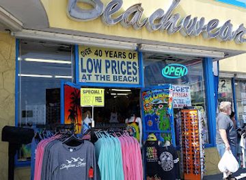 florida/daytona-beach/shop/lazy-gator-beach-shop