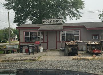 arkansas/crater-of-diamonds-state-park/shop/rock-shop
