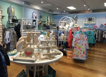 massachusetts/hyannis/shop/sea-breezes-clothing