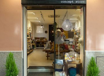 spain/mallorca/shop/o-p-i-a-concept-store
