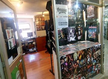 chile/valparaiso/cerro-bellavista/shop/tienda-anarko-metal-shop