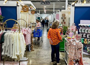 north-carolina/raleigh/shop/painted-tree-boutiques