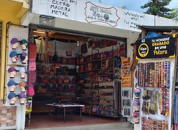 guatemala/panajachel/shop/kique-craft