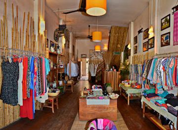 cambodia/battambang-province/shop/the-lonely-tree-cafe