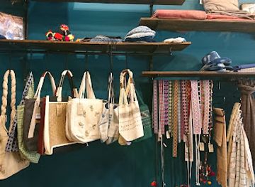 thailand/chiang-mai/wat-ket/shop/de-quarr-crafting-communities