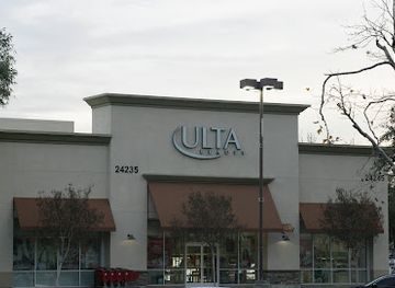 california/santa-clarita/valencia/shop/river-oaks-shopping-center