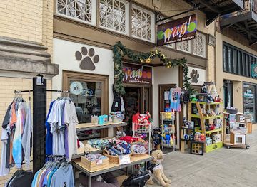 north-carolina/hendersonville/shop/wag-a-unique-pet-boutique