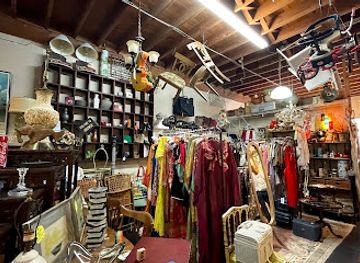 florida/southeast-florida/shop/oddballs-nifty-thrift