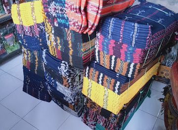 indonesia/west-nusa-tenggara/shop/renie-shop-lombok-souvenirs