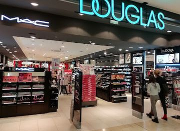 hungary/szeged/shop/douglas-parfumeria