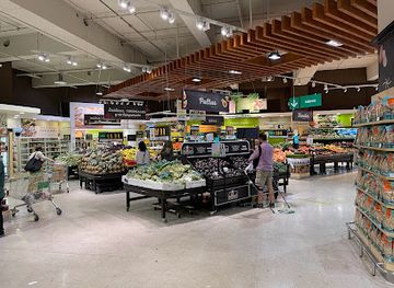 chile/central-valley/shop/mall-costanera-center