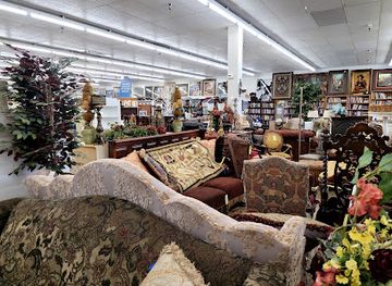 arkansas/rogers/shop/blue-chair-vintage-market-consignment