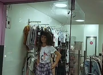 colombia/medellin/envigado/shop/luna-store