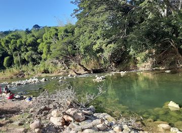 jamaica/st-thomas-lowlands/shop/rio-minho-river