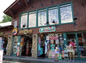 tennessee/gatlinburg/shop/southern-moon-gifts-and-clothing