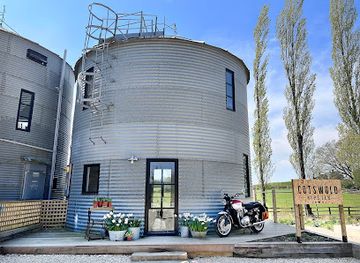 united-kingdom/the-cotswolds/shop/cotswold-hipster